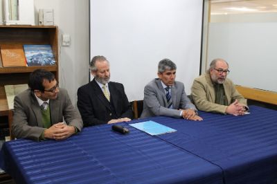 De izquierda a derecha: Ricardo Herrera (Director DIC), Pablo Pérez Cruz (Director Asociación de Canalistas Sociedad), Juan Carlos Berríos (Gerente de Operaciones) y Aldo Tamburrino (Jefe Área RHMA).