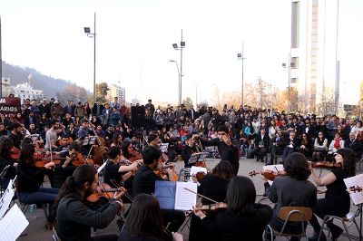 La Orquesta Sinfónica Estudiantil abrió la presentación en defensa de las universidades del Estado.