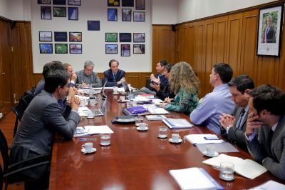 El objetivo de la Comisión es elaborar un informe al Ministro Hernán Larraín a finales de septiembre.