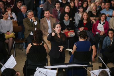 Ángela Largo, directora del Coro Lex de Derecho, manifestó su satisfacción tras la serie de conciertos.