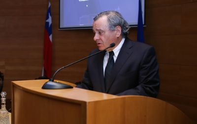 El Decano Ruiz-Tagle destacó que el seminario trata algunos de los temas que el Comité sobre los Derechos Humanos de las Personas con Discapacidad de la ONU recomienda abordar al Estado de Chile.