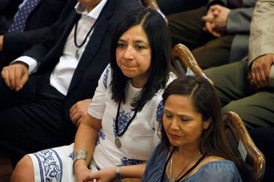 Liliana Galdámez fue una de las profesoras reconocidas durante la ceremonia realizada en Casa Central.