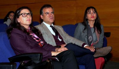 La actividad fue organizada por el Departamento de Derecho Privado. En la imagen, los profesores María Agnes Salah, Gabriel Hernández y Fabiola Lathrop.