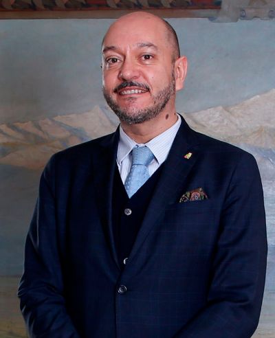 El profesor Álvaro Fuentealba pertenece al Departamento de Ciencias del Derecho.