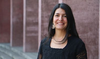 Profesora Ana María Moure, Directora de Relaciones Internacionales.