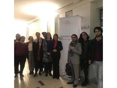 El equipo del CDA y de la Escuela de Derecho Ambiental junto a la profesora Lina Muñoz-Àvila