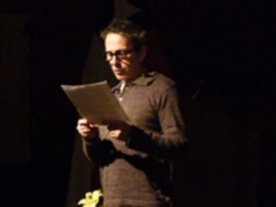 Alfredo Castro partició en el acto leyendo un poema de Mario Benedetti.