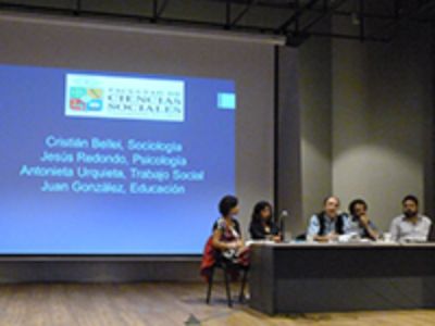 Panel de Discusión sobre Educación Pública. 
