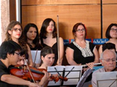 La Orquesta de la Facultad dio concierto sobre los selknam en la parroquia Nuestra Señora de La Victoria el 29 de noviembre, contando con una alta concurrencia.