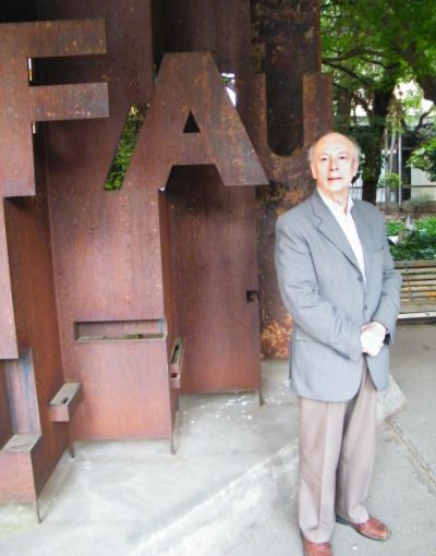 Profesor Hugo Romero