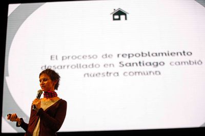 Alcaldesa Carolina Tohá durante lanzamiento del libro "Santiago, lugar de encuentro. Transformaciones y propuestas".