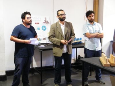 Profesores Guillermo Parada y Rodrigo Díaz junto al ayudante Álvaro Hinojosa.