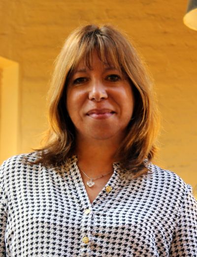 Carmen Paz Castro, académica del Departamento de Geografía y Coordinadora del programa.