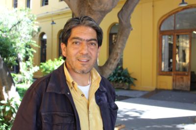 Vólker Gutiérrez, encargado de proyectos estudiantiles de la DAE FAU y autor de los textos del libro.