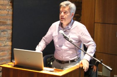 El académico Andrés Weil, Director de Proyectos Externos, participó de la ceremonia.