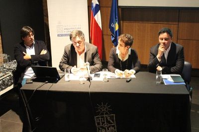 Mesa "Desafíos de la Gestión Pública Participativa en el Ámbito Local", con Daniel Jadue, Maximiliano Rios, Carolina Tohá y Rodrigo Carter.