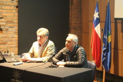 Profesor Mario Terán junto al Decano Manuel Amaya