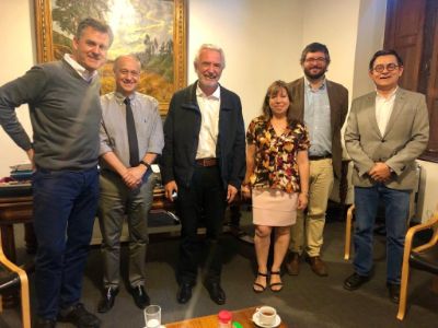 Del encuentro también participaron la Vicedecana de la FAU, Carmen Paz Castro, el Director DEXVM, Alberto Texidó y el Director CPE, Guillermo Crovari.