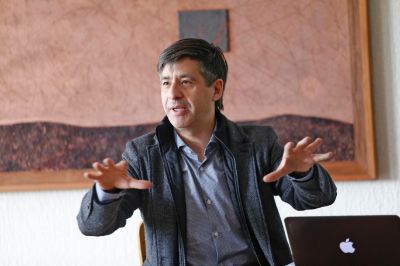 El académico Jorge Inzulza desarrollará una investigación sobre la relación entre prácticas socio-espaciales y el riesgo sísmico de la Falla de San Ramón.