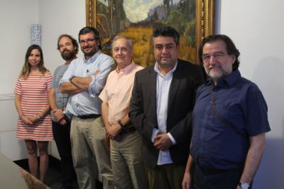 En la reunión de firma del convenio participaron el Director DEXVM, Alberto Texidó, el Subdirector DEXVM, Maximiano Atria y la Jefa de Gabinete del Decano, Isabel Alt.