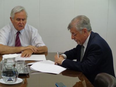 El convenio fue firmado el día 6 de enero en la Facultad de Ciencias Veterinarias y Pecuarias de la Universidad de Chile.