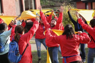 Se busca brindar espacios en que los docentes reflexionen sobre sus prácticas pedagógicas y compartan con profesionales de la educación de distintas regiones de Chile y de contextos diferentes.