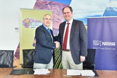 La firma del convenio entre Purina de Nestlé y FaVet se realizó el día 25 de octubre en las dependencias de la empresa.