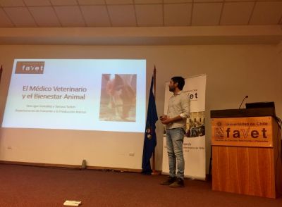 El Dr. Sergio Guzmán explicó la labor del Canil de Nutrición y pudieron visitar el canil de los perros.