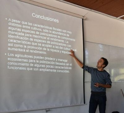 El Dr. Lucas Garibaldi, de la Universidad Nacional de Río Negro, Bariloche, Argentina.