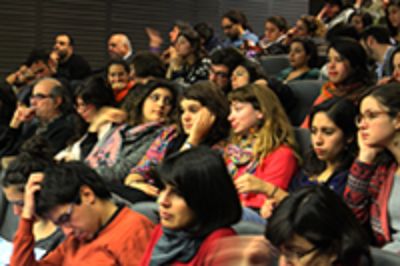 Más de 200 personas asistieron a la inauguración I Muestra de Cine Palestino en la Sala de Cine de la Cineteca Nacional del Centro Cultural La Moneda