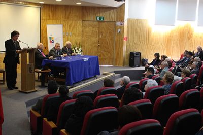 La ceremonia se realizó en el Auditorio Profesor Rolando Mellafe de la Facultad de Filosofía y Humanidades