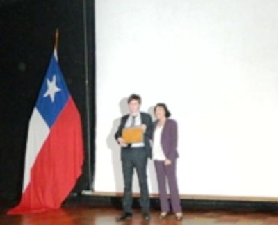 La Distinción Profesor Mario Peralta al mejor egresado de la Carrera de Ingeniería Forestal fue otorgada a Daniel Ignacio Bozo Ramírez.  