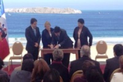 En Anbtofagasta, en el mes de junio de 2014, la Presidenta Bachelet y el Ministro Pablo Badenier firmaron proyecto de ley para la creación del Servicio de Biodiversidad y Áreas Protegidas.