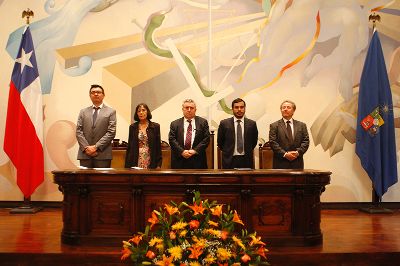 Autoridades de la Universidad de Chile presidieron la ceremonia