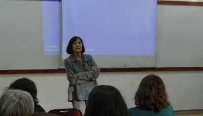 La Dedcana Carmen Luz de la Maza dio la bienvenida a los asistentes y valoró que la realización del encuentro se realizara en Campus Sur.