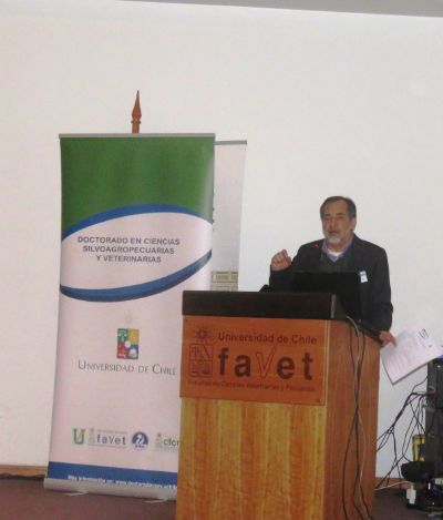 El Profesor Mauricio González, del Instituto de Nutrición y Tecnologías de los Alimentos (INTA) es el Coordinador del Comité Académico del Doctorado.