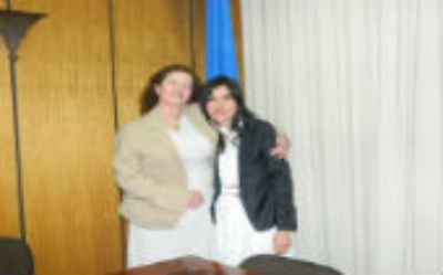Yessenia Gutiérrez junto a su profesora Guía Rose Marie Garay