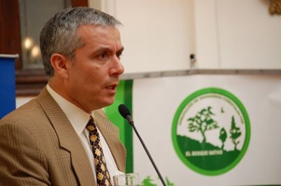 El Profesor Sergio Donoso, es académico de la Fac. de Cs. Forestales y de la Conservación de la Naturaleza de la U. de Chile y preside la Agrupación de Ing. por el Bosque Nativo.