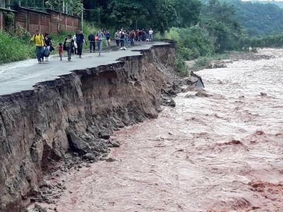Sólo durante este último mes de junio, han colapsado puentes y rutas en Cuba, Colombia, México, Perú, República Dominicana y Chile, 