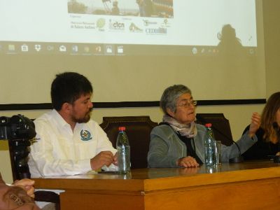 El presidente del Consejo de Pueblos Atacameños, Sergio Cubillos, junto a la académica Dra. Matilde López.