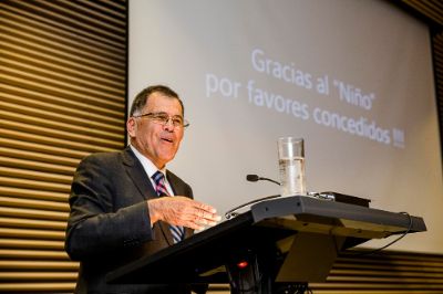 El Prof. Patricio Aceituno agradeció a quienes lo han acompañado durante toda su carrera.