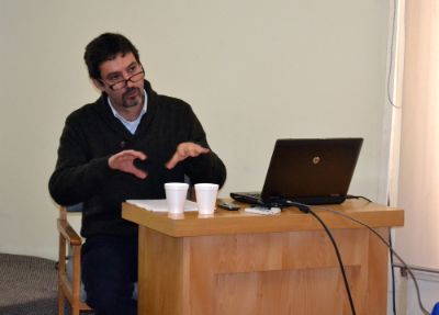 El Doctor Hernán Cuevas presentó su proyecto Fondecyt.