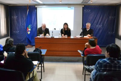 Embajadores de Hungría y de Portugal expusieron en la Escuela de Gobierno