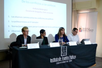Diálogos para la Democracia: Académicos analizaron el neoextractivismo y el conflicto social en América Latina