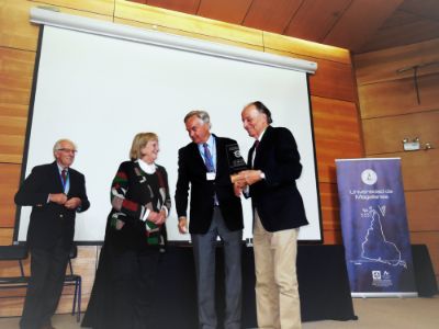 Prof. Gligo recibe Premio de Academia Chilena de Ciencias Agronómicas