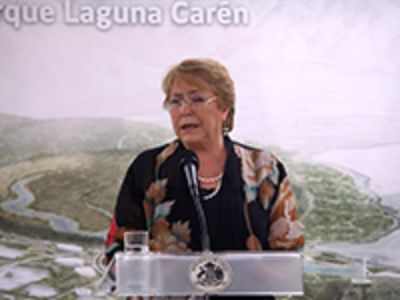 La Presidenta Bachelet señaló que instituciones como la U. de Chile están llamadas a liderar estos procesos en que el país requiere el impulso hacia una cultura innovadora.