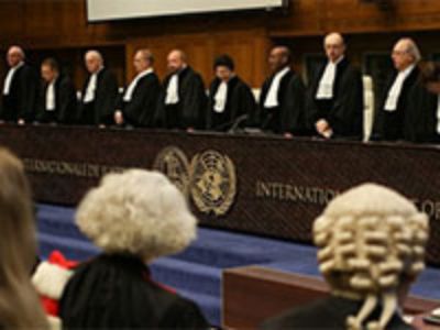 En 2013, el gobierno de Evo Morales decide recurrir a la Corte Internacional de Justicia para que obligue a Chile a sentarse a negociar.
