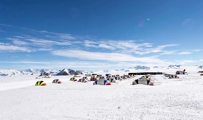 El equipo podrá estudiar el fenómeno desde la Estación Polar Científica Conjunta Glaciar Unión, la base chilena más cercana al Polo Sur y uno de los pocos lugares donde la oscuridad será total.