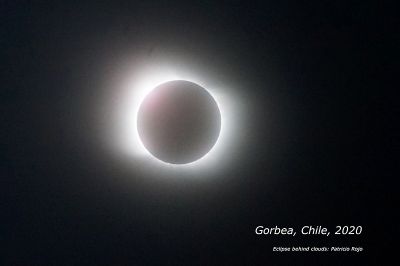 Una de las pocas imágenes del eclipse total de sol ocurrido el 14 de diciembre de 2020. La fotografía fue tomada por Patricio Rojo desde la localidad de Gorbea.