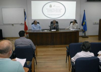 Profesor Miguel Allende, doctor Manuel Kukuljan y profesor Roberto Pantoja. 